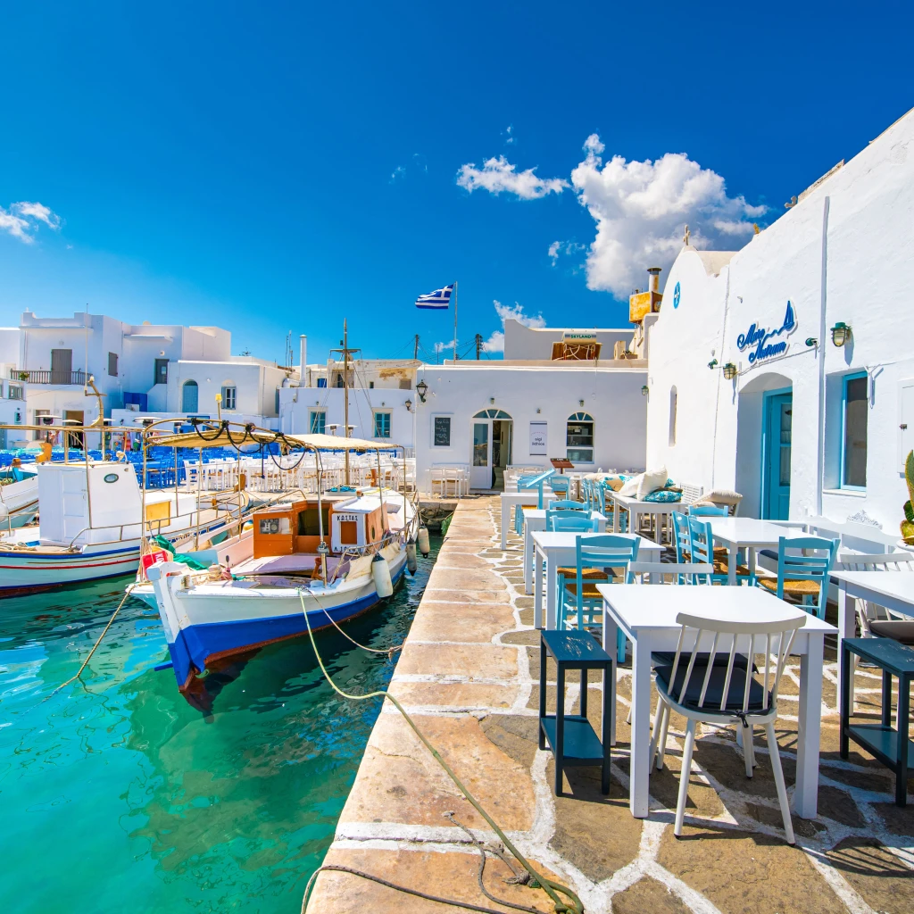Itinerari in barca tra Santorini, Paros e Mykonos