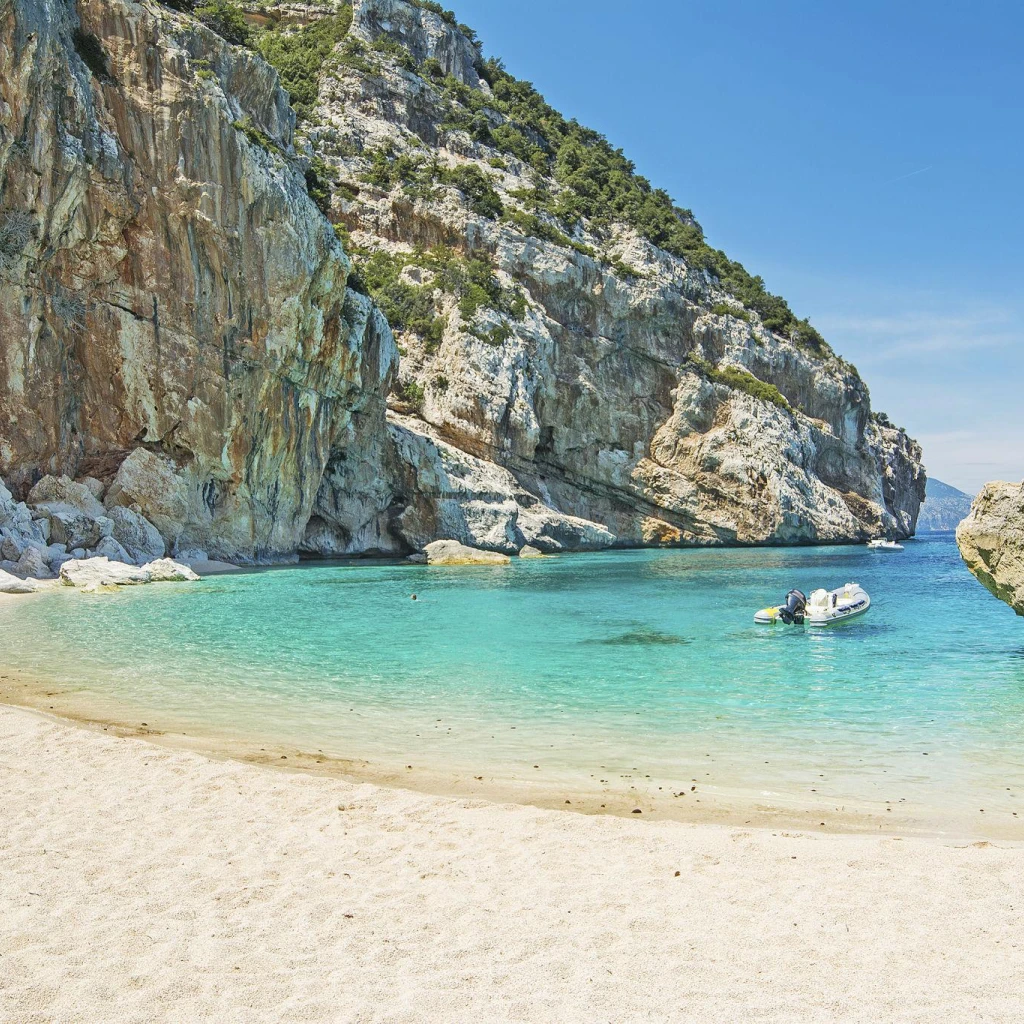 Perché scegliere la Sardegna per la tua vacanza in barca